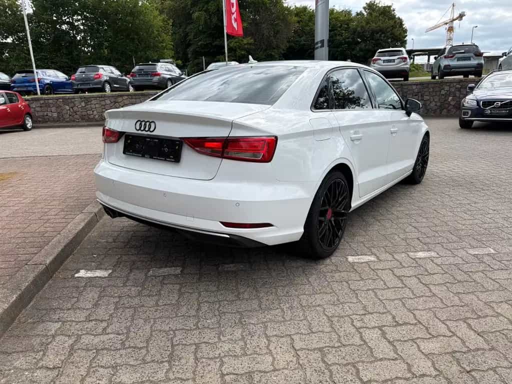Audi A3 Limousine sport 07/2018-photo-4