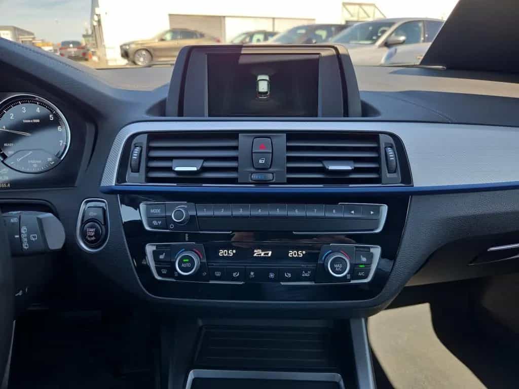 BMW 118 i 5-Türer LED Tempomat USB Klimaaut. Shz PDC 07/2019-photo-15
