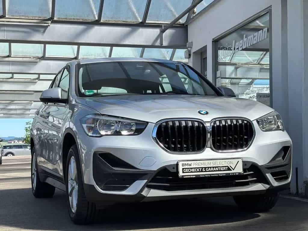 BMW X1 xDrive20i Advantage AHK/HUD/NAVI 07/2020-photo-1
