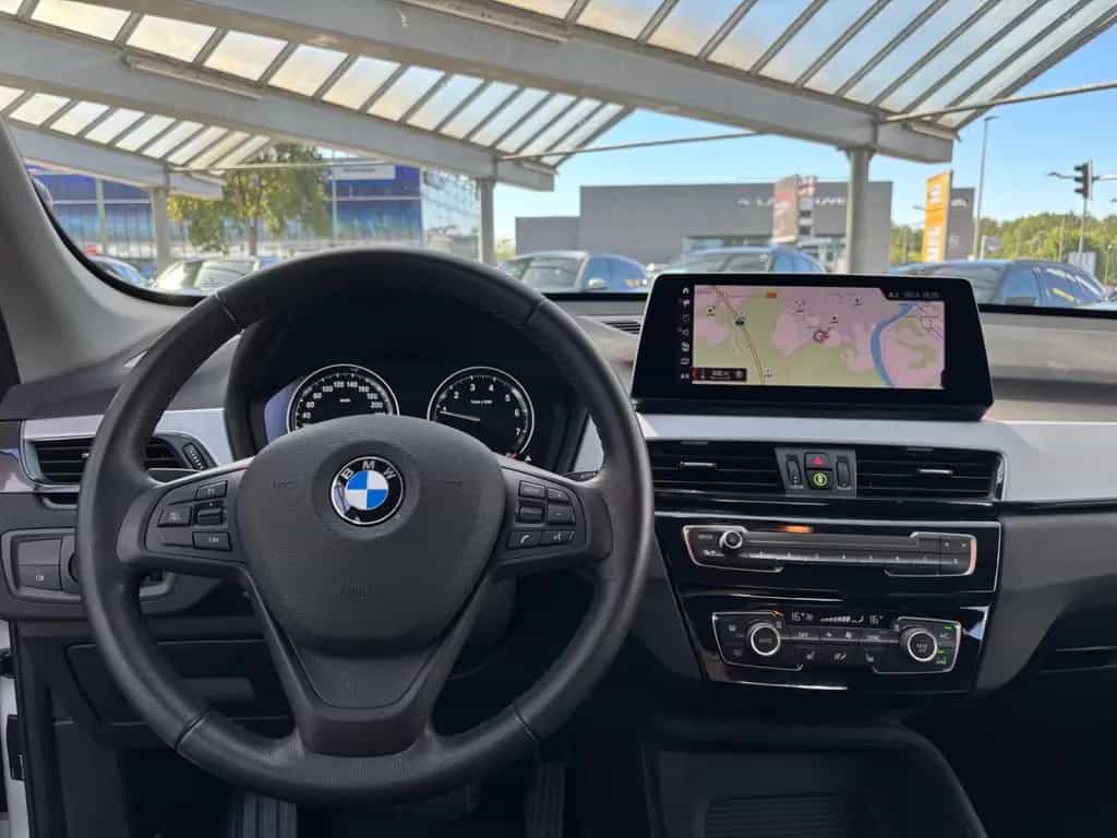 BMW X1 xDrive20i Advantage AHK/HUD/NAVI 07/2020-photo-11