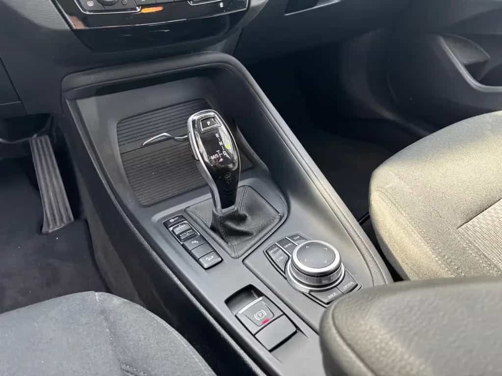 BMW X1 xDrive20i Advantage AHK/HUD/NAVI 07/2020-photo-12