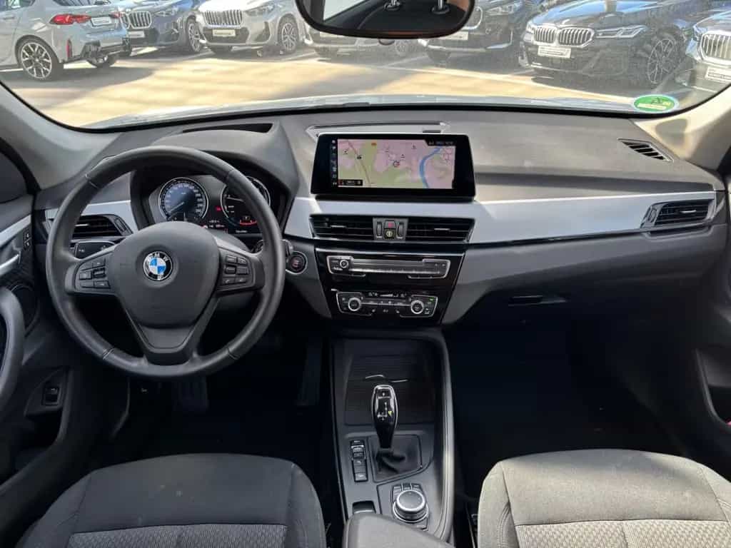 BMW X1 xDrive20i Advantage AHK/HUD/NAVI 07/2020-photo-13