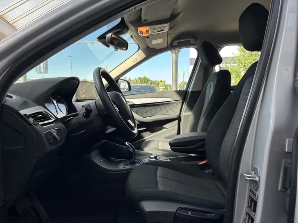 BMW X1 xDrive20i Advantage AHK/HUD/NAVI 07/2020-photo-14
