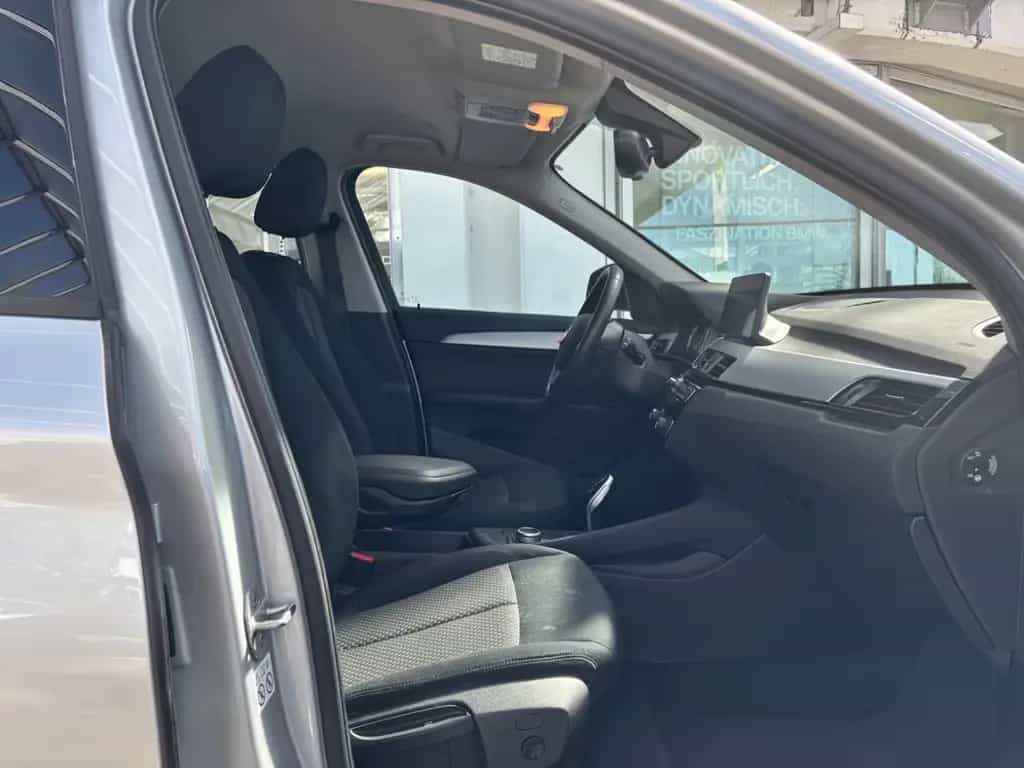 BMW X1 xDrive20i Advantage AHK/HUD/NAVI 07/2020-photo-15