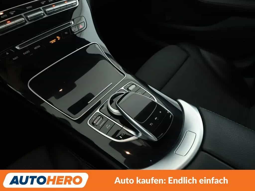 Mercedes-Benz C 180 C-Klasse C 180 CGI Avantgarde Aut.*NAVI*LED*PDC* 09/2017-photo-23