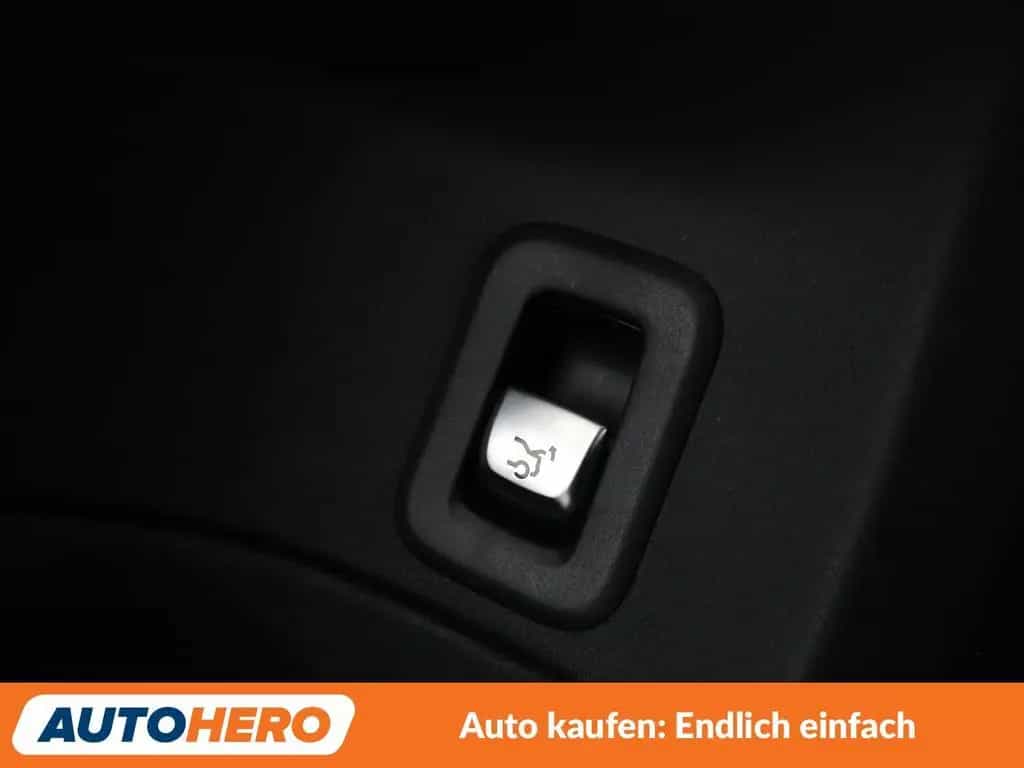 Mercedes-Benz C 180 C-Klasse C 180 CGI Avantgarde Aut.*NAVI*LED*PDC* 09/2017-photo-26