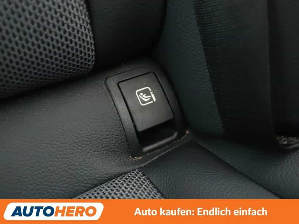 Mercedes-Benz C 180 C-Klasse C 180 CGI Avantgarde Aut.*NAVI*LED*PDC* 09/2017-photo-27