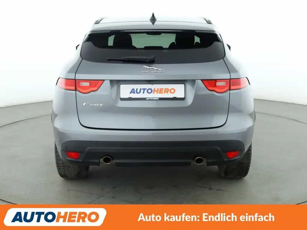 Jaguar F-Pace 25t Chequered Flag AWD Aut.*NAVI*LED*ACC* 02/2021-photo-4