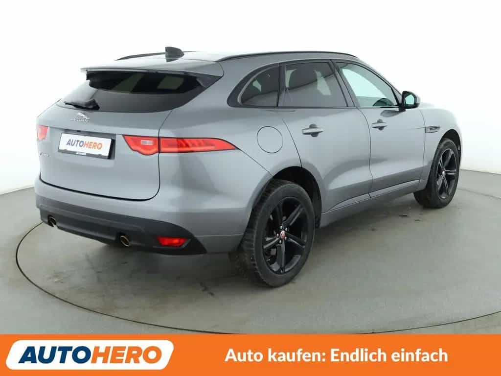 Jaguar F-Pace 25t Chequered Flag AWD Aut.*NAVI*LED*ACC* 02/2021-photo-5