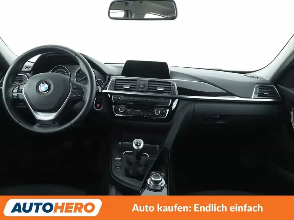 BMW 320 i Sport Line *NAVI*CAM*SHZ*TEMPO*ALU* 06/2017-photo-11