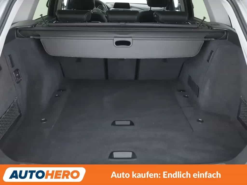 BMW 320 i Sport Line *NAVI*CAM*SHZ*TEMPO*ALU* 06/2017-photo-17