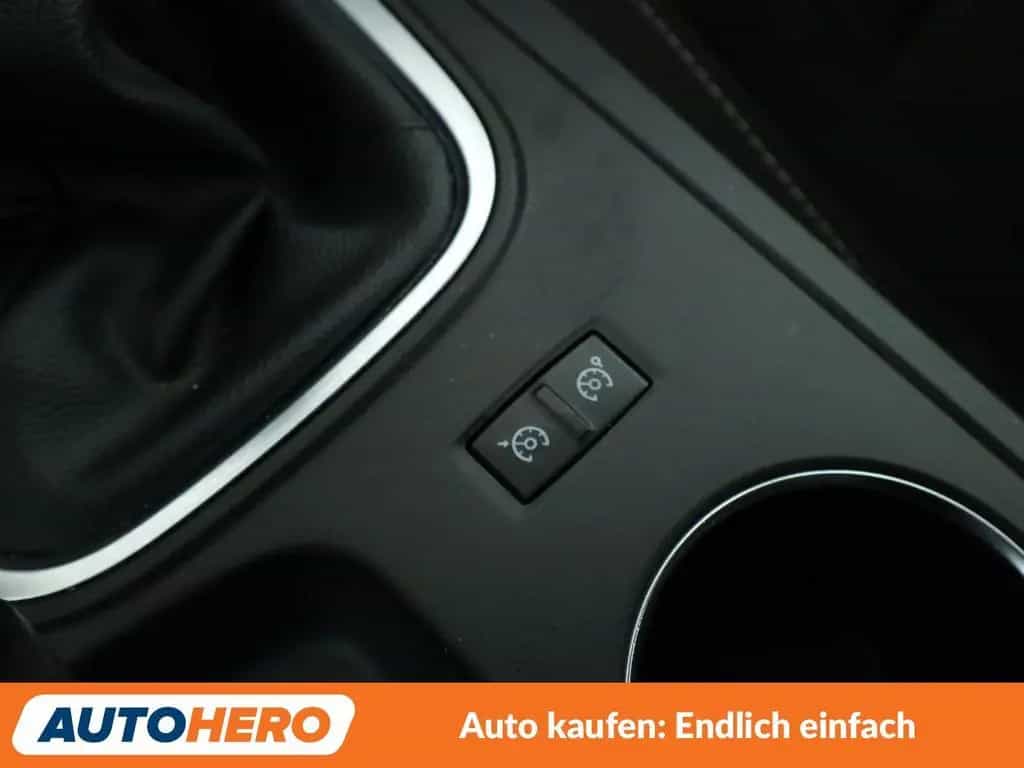Renault Megane 1.3 TCe Limited*SHZ*TEMPO*KLIMA*GARANTIE* 03/2020-photo-23