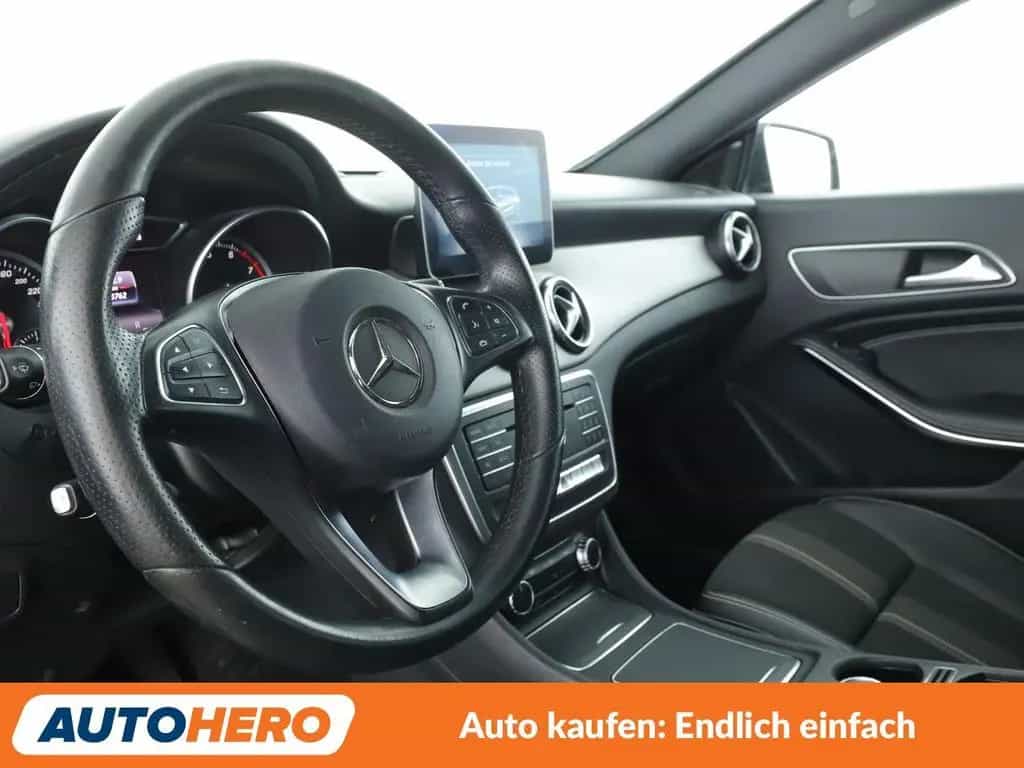 Mercedes-Benz CLA 200 Shooting Brake CLA-Klasse CLA 200 Shooting Brake Urban Aut.*LED 09/2016-photo-10