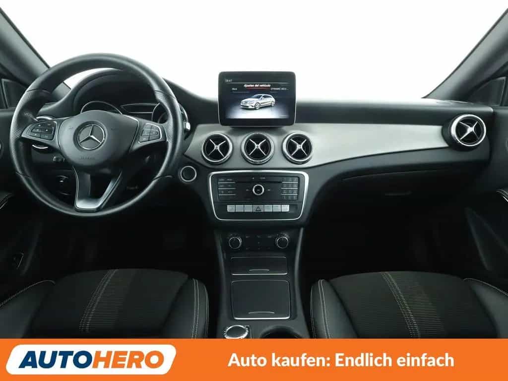 Mercedes-Benz CLA 200 Shooting Brake CLA-Klasse CLA 200 Shooting Brake Urban Aut.*LED 09/2016-photo-11