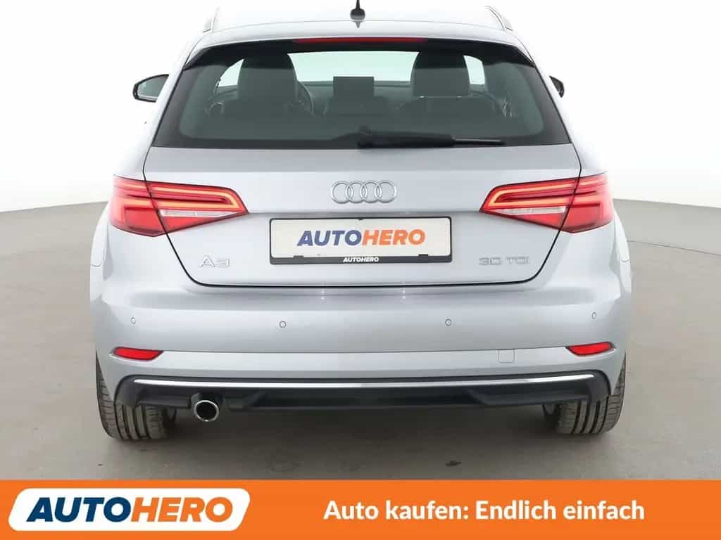 Audi A3 Sportback 1.6 TDI Design Aut.*NAVI*TEMPO*LED* 01/2019-photo-4
