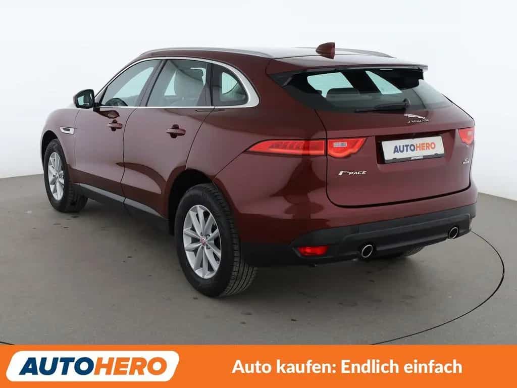 Jaguar F-Pace 30d Portfolio AWD Aut.*NAV*TEMP*360CAM* 09/2016-photo-3