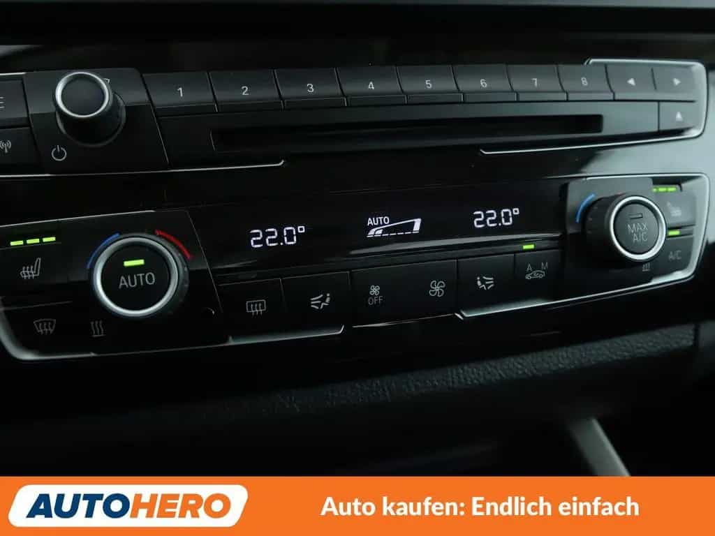 BMW 218 2er 218i Aut.*NAVI*TEMPO*PDC*SHZ*LIM*KLIMA* 12/2016-photo-22