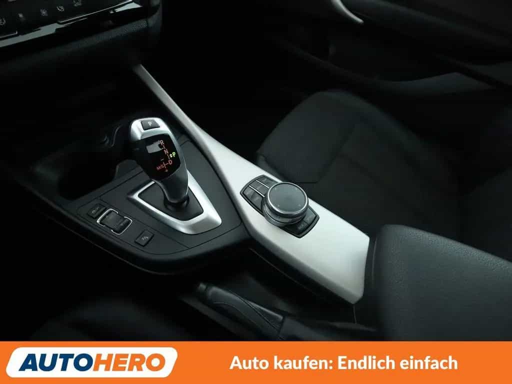 BMW 218 2er 218i Aut.*NAVI*TEMPO*PDC*SHZ*LIM*KLIMA* 12/2016-photo-23