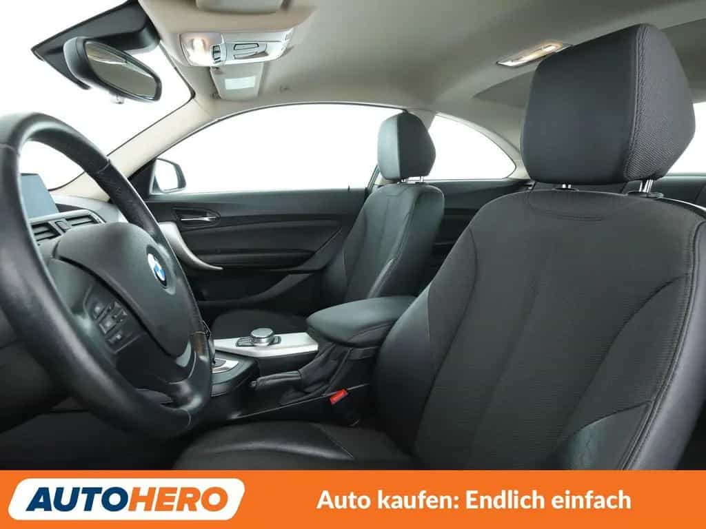BMW 218 2er 218i Aut.*NAVI*TEMPO*PDC*SHZ*LIM*KLIMA* 12/2016-photo-9