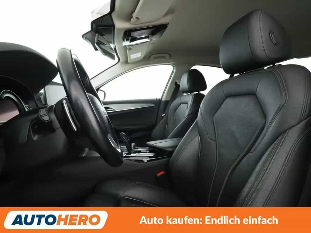 BMW 530 i xDrive Sport Line Aut.*NAVI*LED*HUD*CAM*PDC 05/2017-photo-9