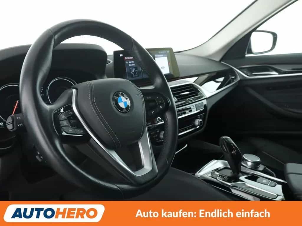 BMW 540 i Sport Line Aut.*NAVI*LED*360CAM*ACC*SHZ* 09/2017-photo-10