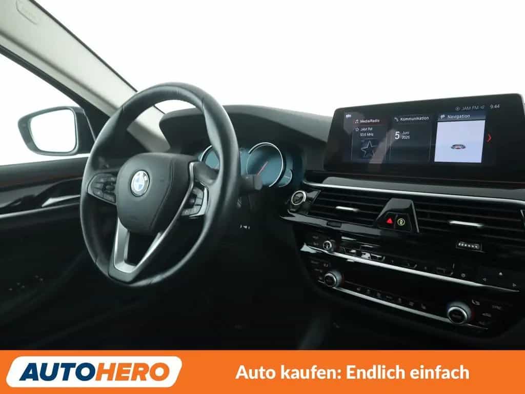BMW 540 i Sport Line Aut.*NAVI*LED*360CAM*ACC*SHZ* 09/2017-photo-12