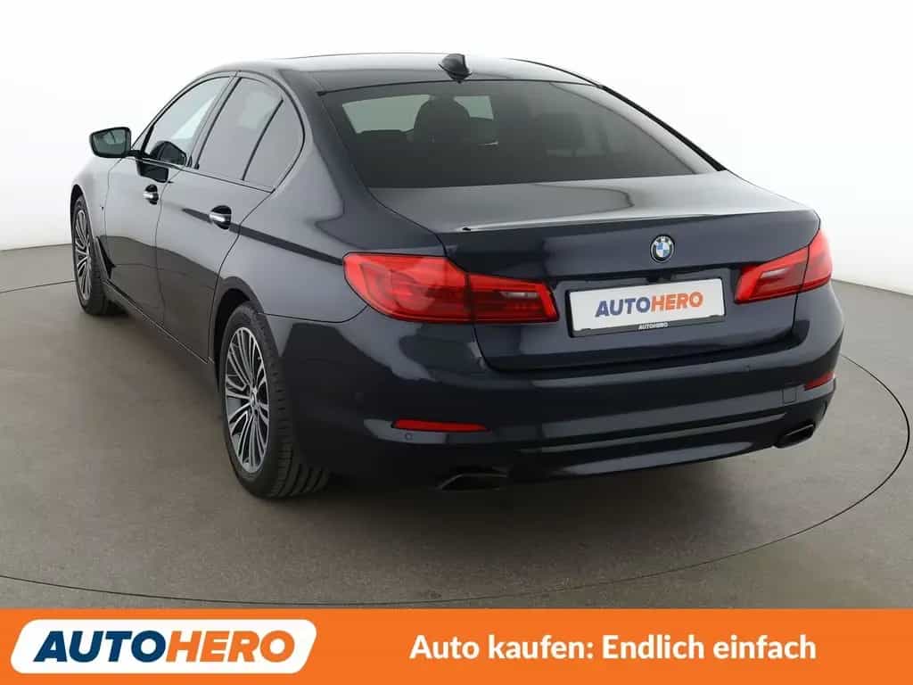 BMW 540 i Sport Line Aut.*NAVI*LED*360CAM*ACC*SHZ* 09/2017-photo-3