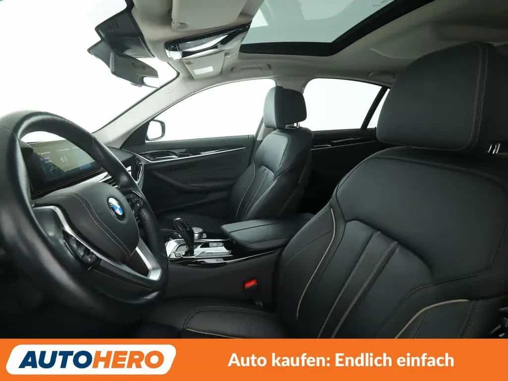 BMW 540 i Sport Line Aut.*NAVI*LED*360CAM*ACC*SHZ* 09/2017-photo-9