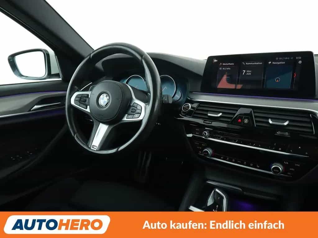 BMW 520 d xDrive M Sport Aut.*NAVI*LED*CAM*SHZ*TEMPO* 07/2018-photo-12