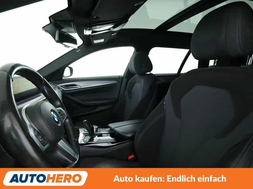 BMW 520 d xDrive M Sport Aut.*NAVI*LED*CAM*SHZ*TEMPO* 07/2018-photo-9