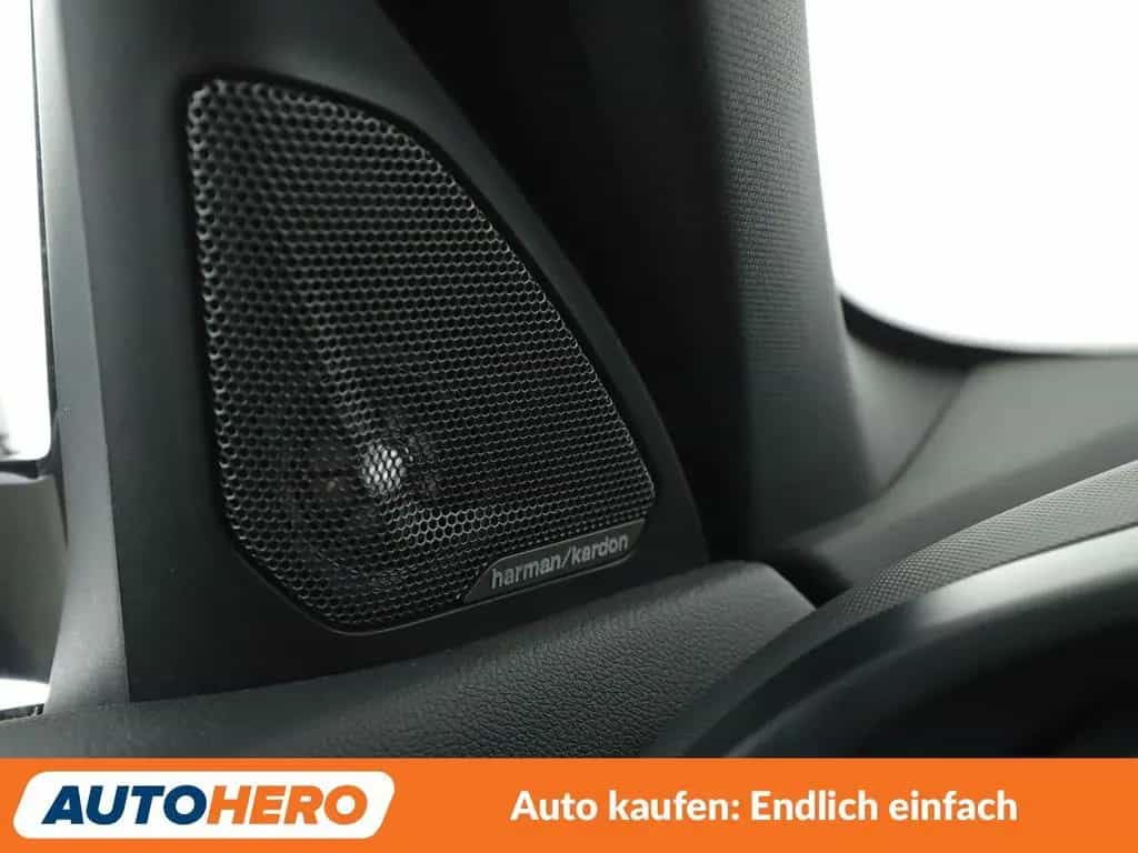 BMW M135 i xDrive Aut.*NAVI*LED*HUD*TEMPO*PDC* 08/2020-photo-28