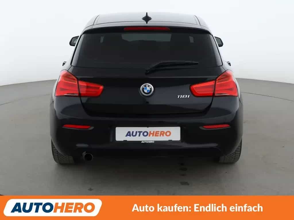 BMW 118 1er 118i Advantage*TEMPO*PDC*SHZ*LIM*ALU*KLIMA* 10/2017-photo-4