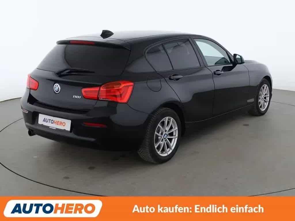 BMW 118 1er 118i Advantage*TEMPO*PDC*SHZ*LIM*ALU*KLIMA* 10/2017-photo-5