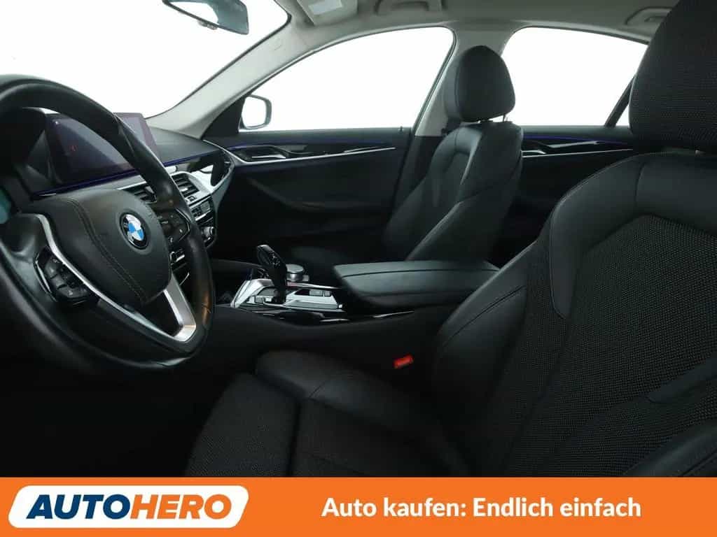 BMW 520 5er 520i Sport Line Aut.*NAVI*LED*ACC*PDC*SHZ* 06/2019-photo-9