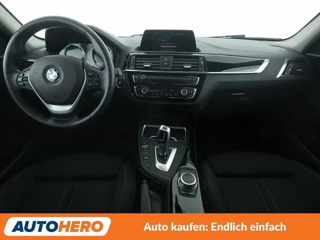 BMW 118 i Sport Line Aut.*NAVI*LED*TEMPO* 05/2019-photo-11