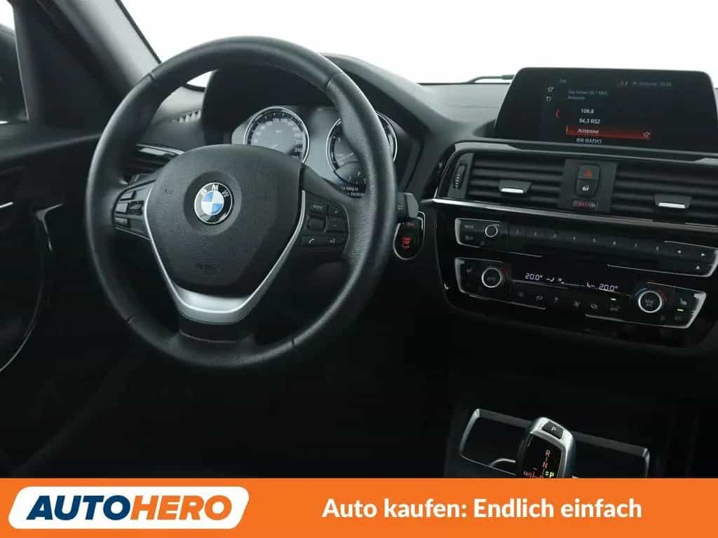 BMW 118 i Sport Line Aut.*NAVI*LED*TEMPO* 05/2019-photo-12