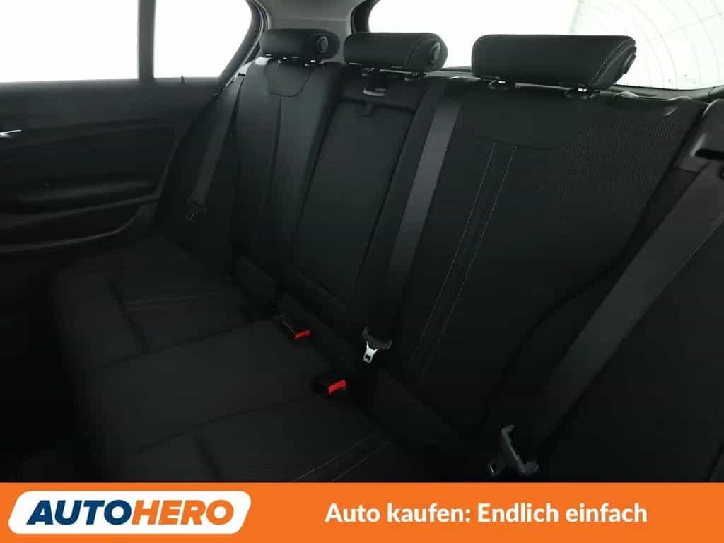 BMW 118 i Sport Line Aut.*NAVI*LED*TEMPO* 05/2019-photo-13
