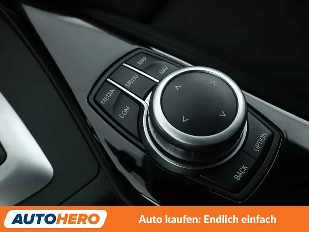 BMW 118 i Sport Line Aut.*NAVI*LED*TEMPO* 05/2019-photo-26