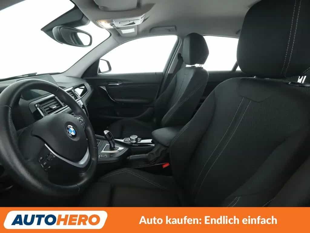 BMW 118 i Sport Line Aut.*NAVI*LED*TEMPO* 05/2019-photo-9
