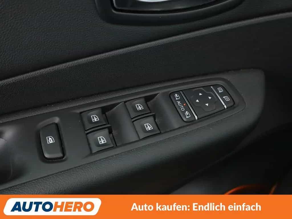 Renault Captur 1.2 TCe Energy Intens Aut.*NAVI*LED*TEMPO 11/2017-photo-26
