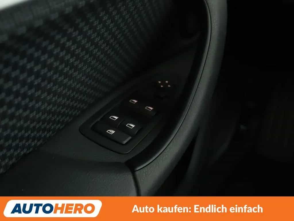 BMW X1 sDrive 18i Aut.*NAVI*TEMPO*PDC*SHZ* 04/2019-photo-27