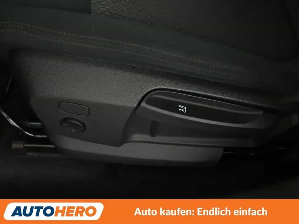 BMW X1 sDrive 18i Aut.*NAVI*TEMPO*PDC*SHZ* 04/2019-photo-28