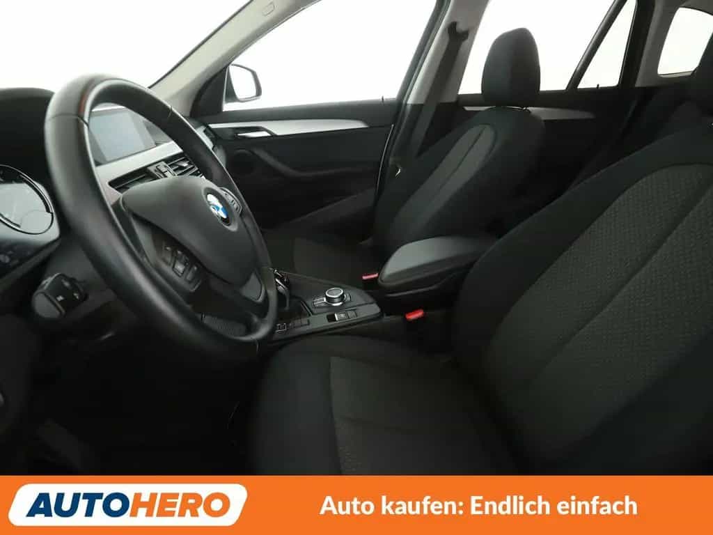 BMW X1 sDrive 18i Aut.*NAVI*TEMPO*PDC*SHZ* 04/2019-photo-9