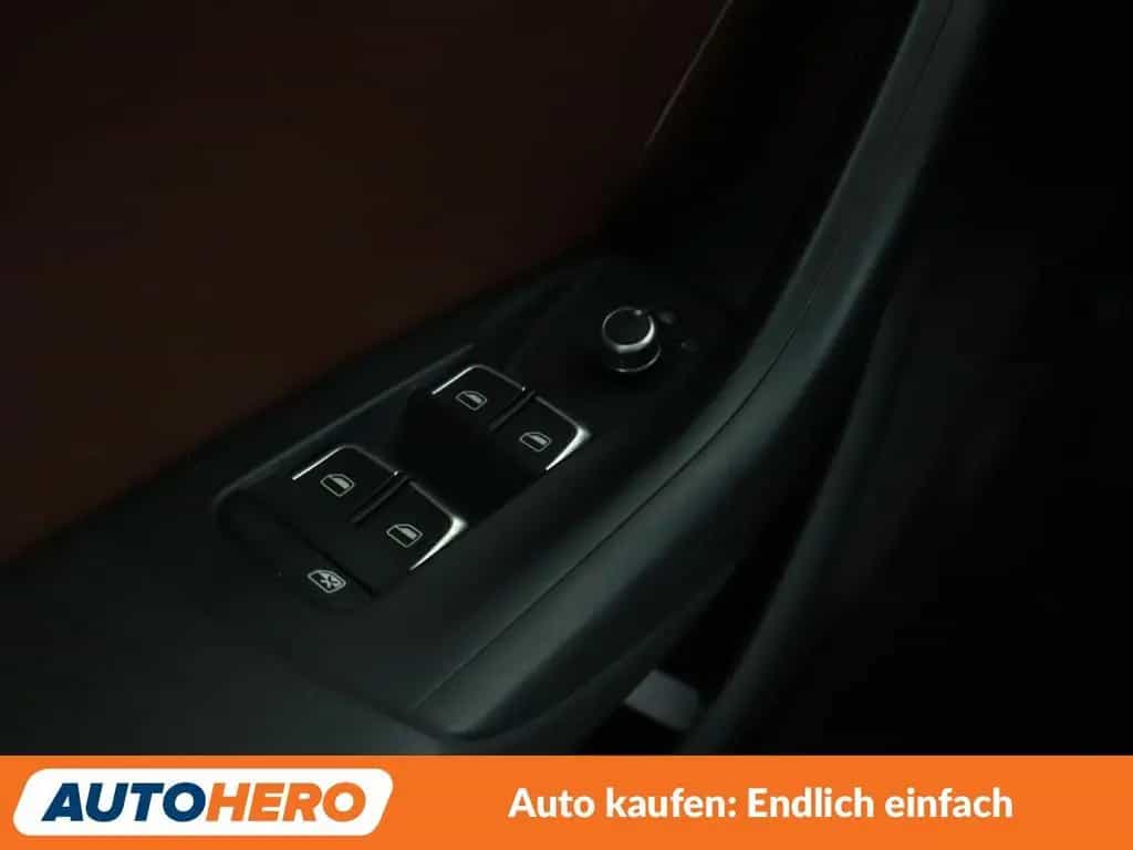 Audi Q3 1.4 TFSI ACT Design Aut.*NAVI*XENON*TEMPO* 01/2016-photo-27