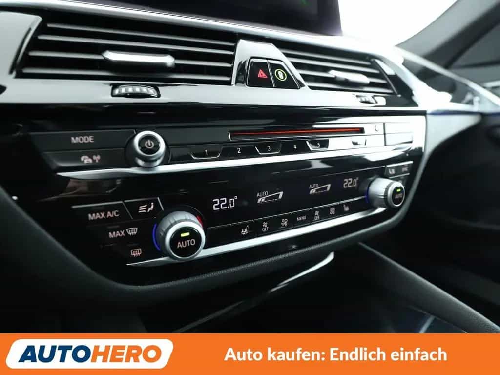 BMW 520 5er 520d Sport Line Aut.*NAVI*TEMPO*CAM*PDC* 11/2018-photo-22