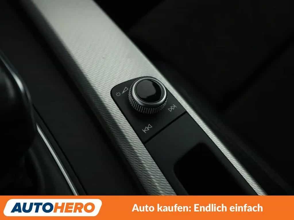Audi A4 3.0 V6 TDI quattro Sport Aut.*NAVI*HUD*LED* 08/2018-photo-29
