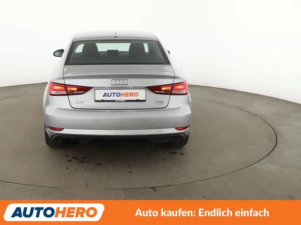 Audi A3 Limousine 1.4 TFSI ACT ACT Aut.*NAV*XENON* 05/2017-photo-4