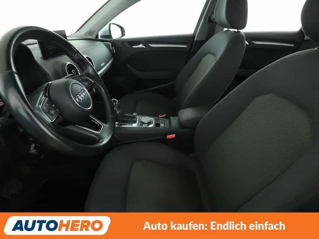 Audi A3 Limousine 1.4 TFSI ACT ACT Aut.*NAV*XENON* 05/2017-photo-9