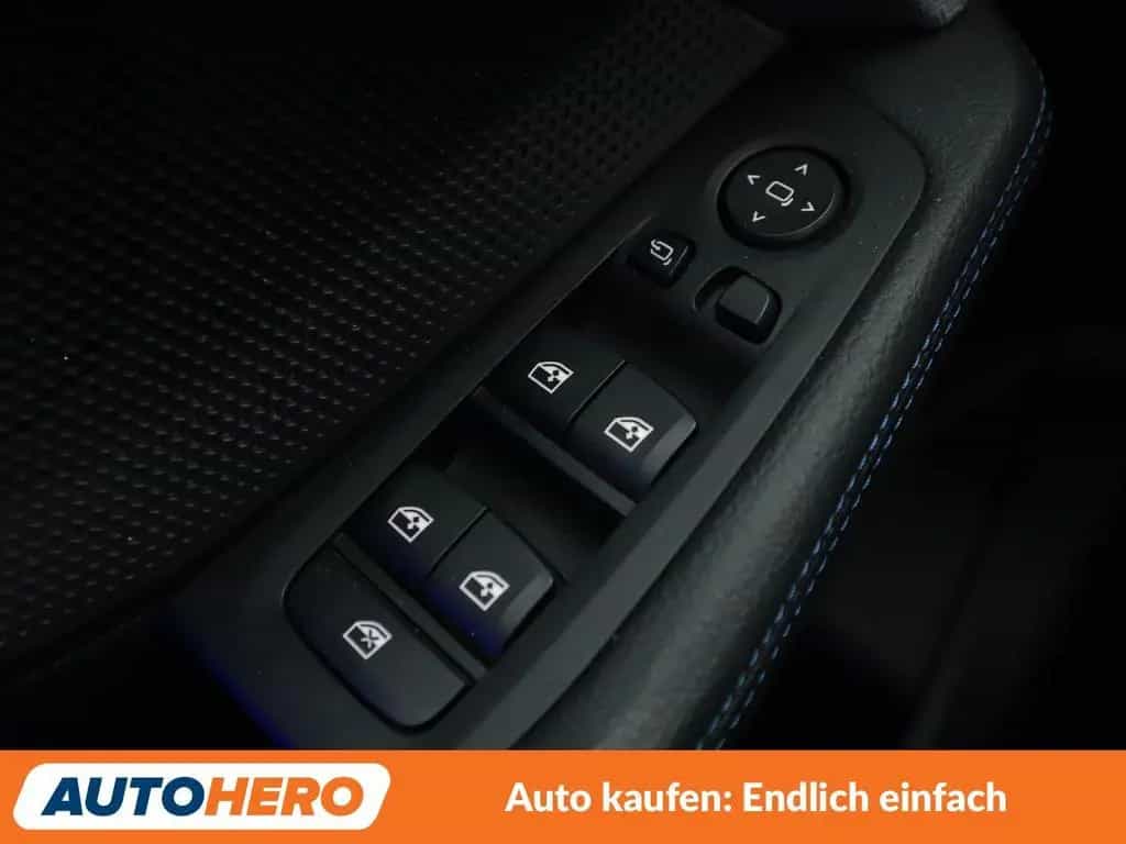 BMW M135 1er M135i xDrive Aut.*NAVI*HUD*LED* 11/2020-photo-24