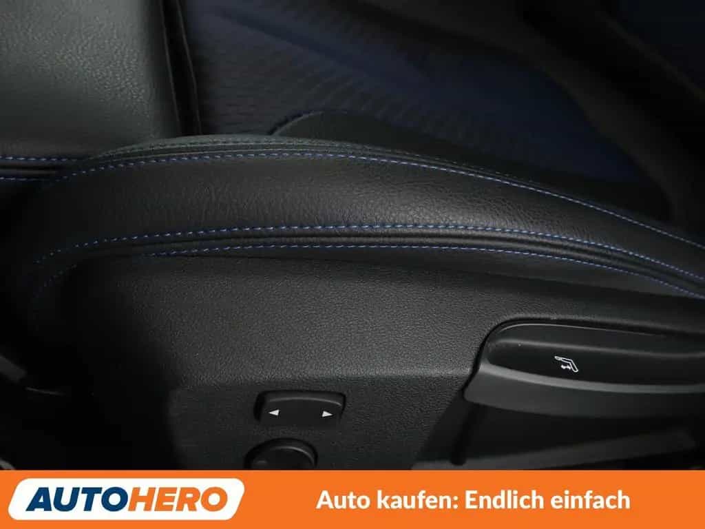 BMW M135 1er M135i xDrive Aut.*NAVI*HUD*LED* 11/2020-photo-32